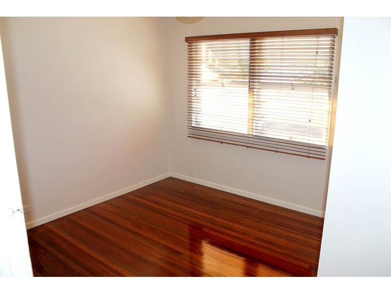 48 Magee St, Graceville QLD 4075