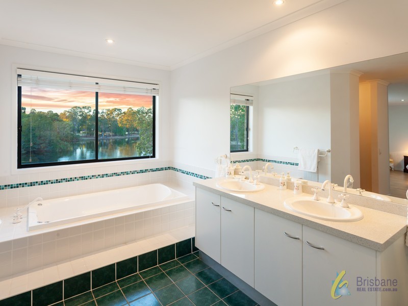 39 Alexandrina Cct, Forest Lake QLD 4078