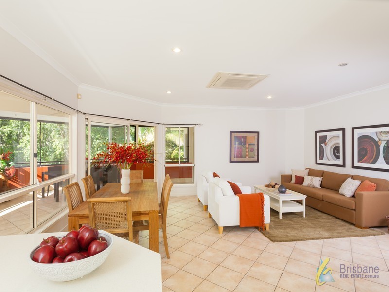 28 Carissa Place, Chapel Hill QLD 4069