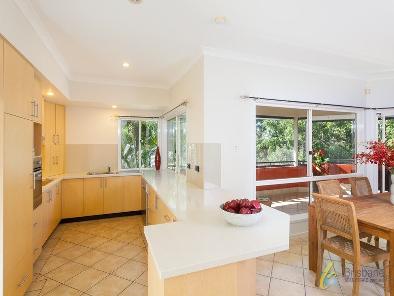 28 Carissa Place, Chapel Hill QLD 4069