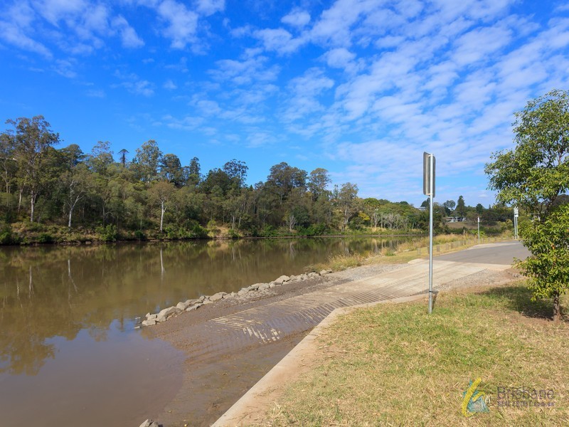 233 Jesmond Road, Fig Tree Pocket QLD 4069