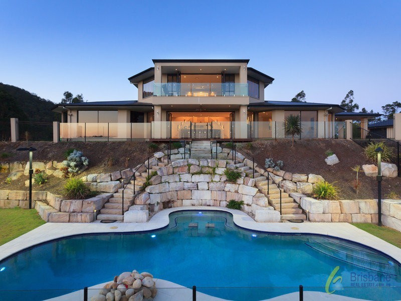 8 Millbrook Drive, Pullenvale QLD 4069