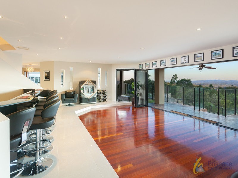 8 Millbrook Drive, Pullenvale QLD 4069
