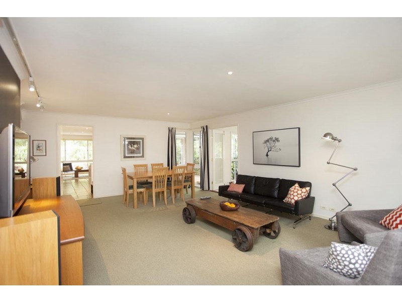 89 Carinya Street, Indooroopilly QLD 4068