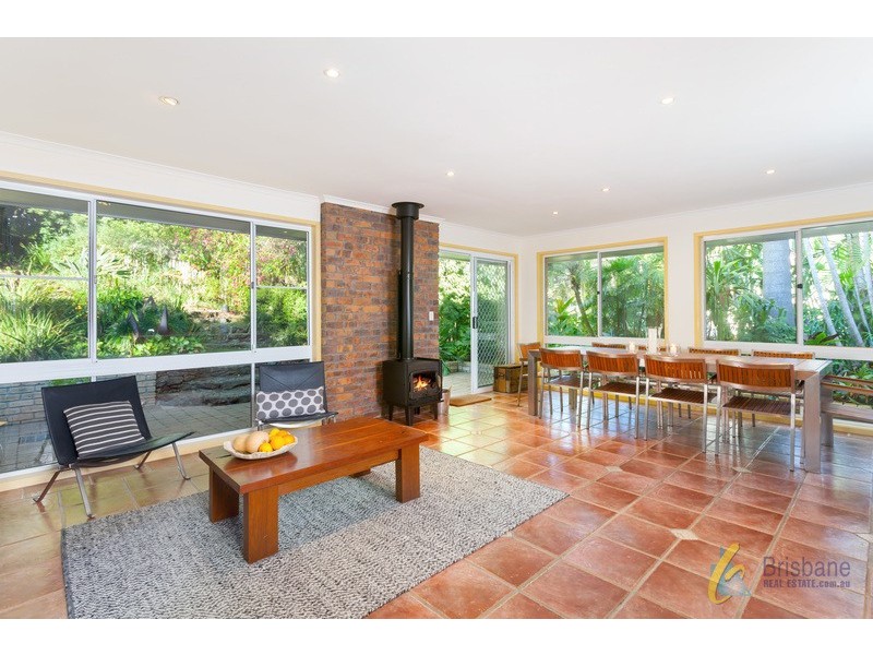 89 Carinya Street, Indooroopilly QLD 4068