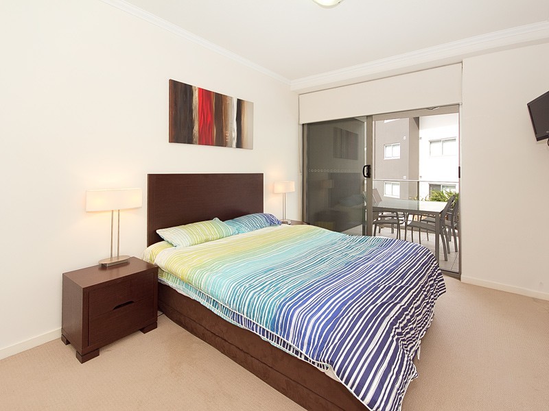 65/95 Clarence Road, Indooroopilly QLD 4068