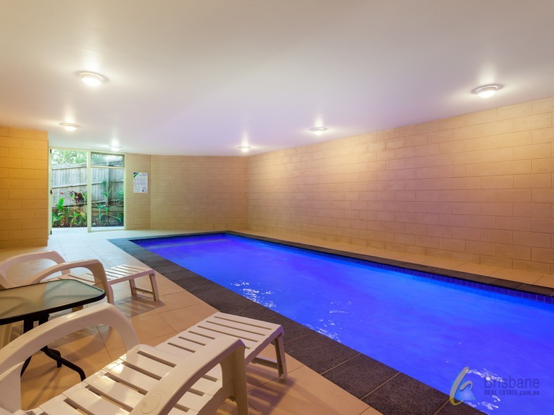 27 Gordon Tce, Indooroopilly QLD 4068