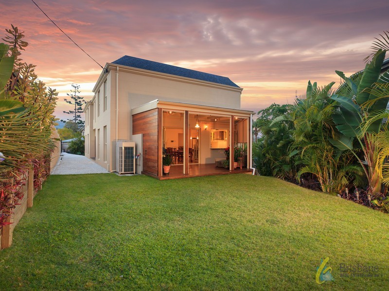 27 Gordon Tce, Indooroopilly QLD 4068