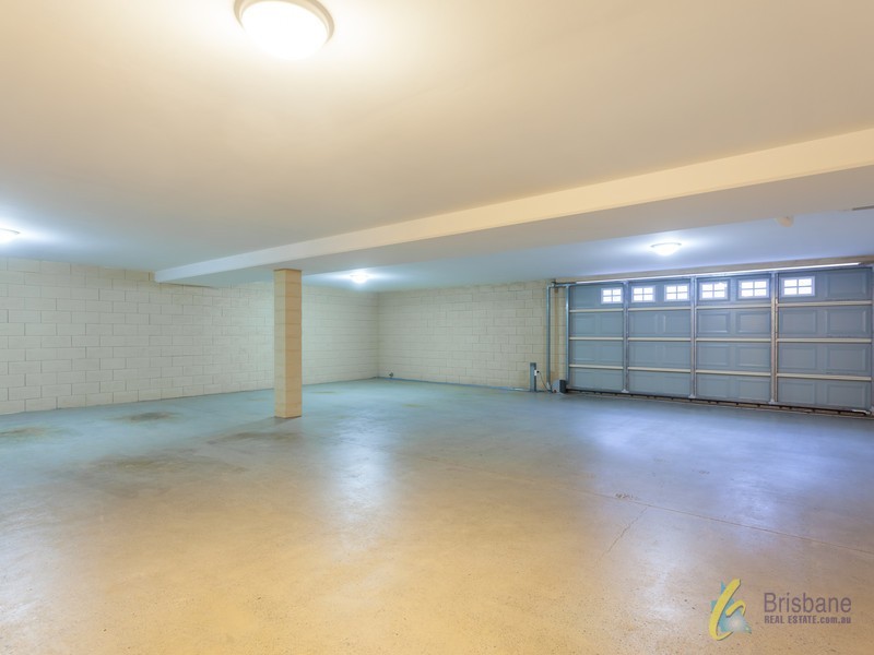 27 Gordon Tce, Indooroopilly QLD 4068