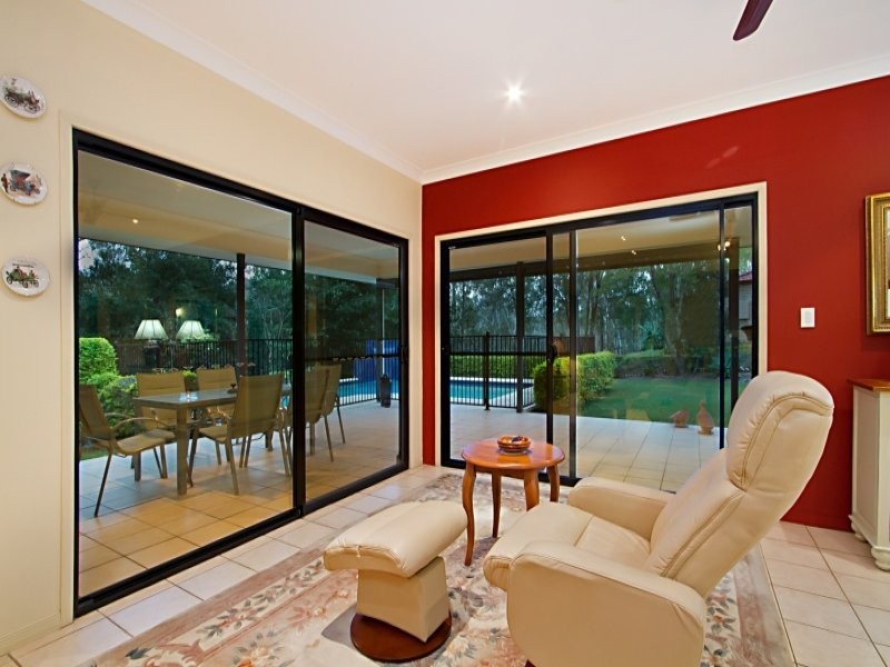 100 Bainbridge Drive, Pullenvale QLD 4069