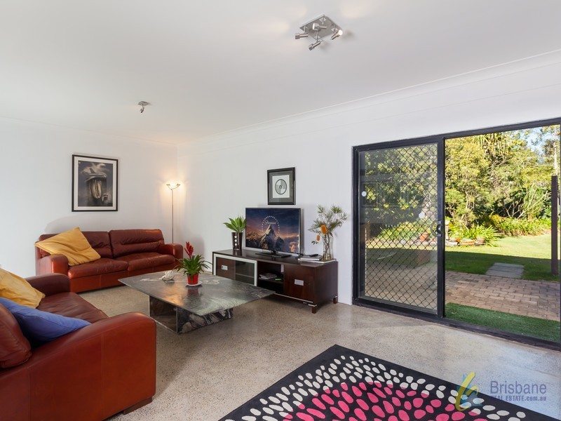 32 Leahey Road, Brookfield QLD 4069