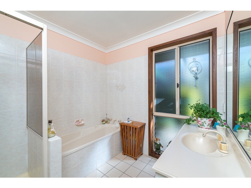 1 Delamore Court, Chuwar QLD 4306