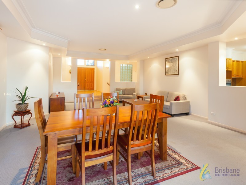 69 Daintree Place, Riverhills QLD 4074