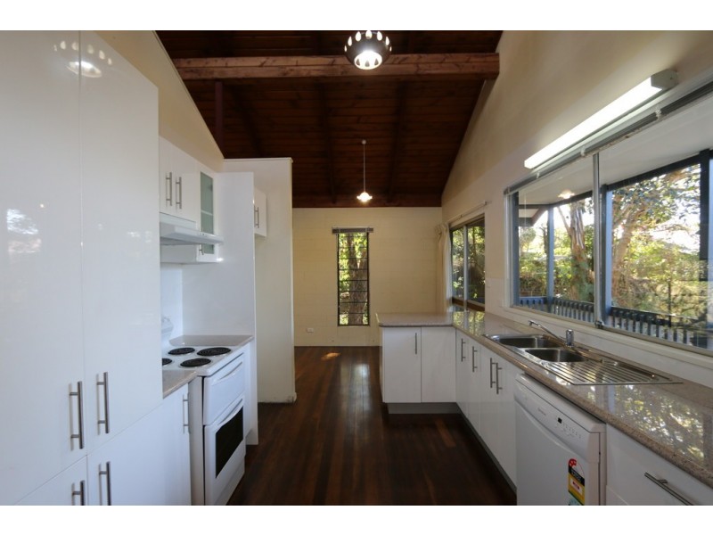 21 Neptune Street, Chapel Hill QLD 4069