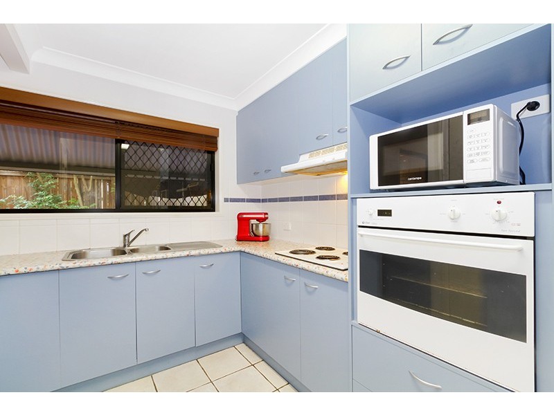 2/8 Manson Parade, Yeronga QLD 4104