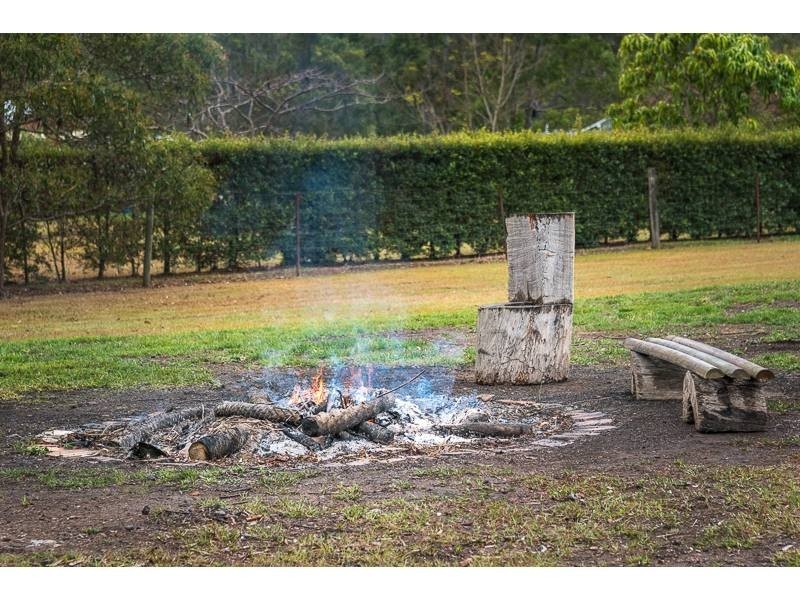 360 Mt Crosby Rd, Chuwar QLD 4306