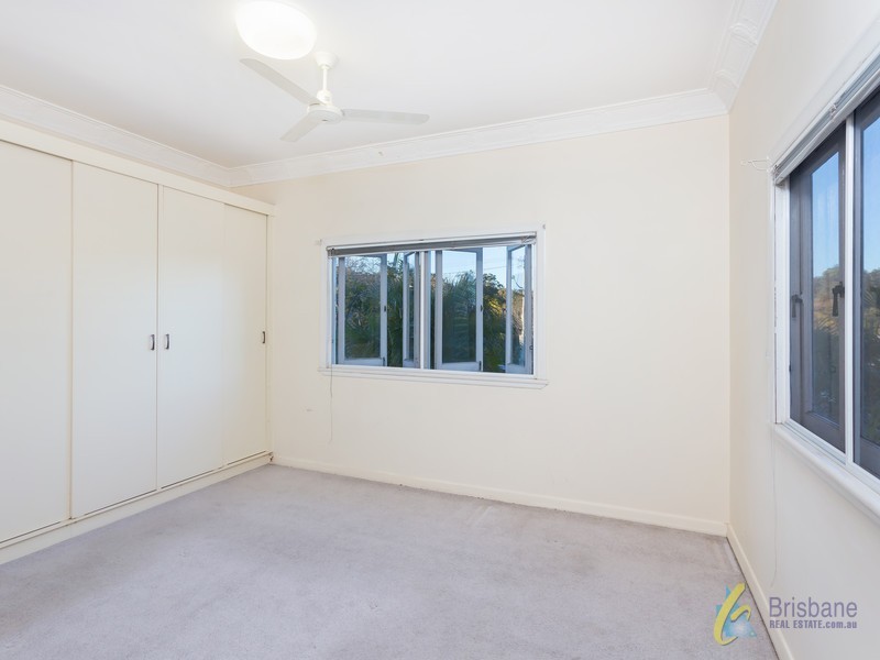 12 Moordale Street, Chapel Hill QLD 4069