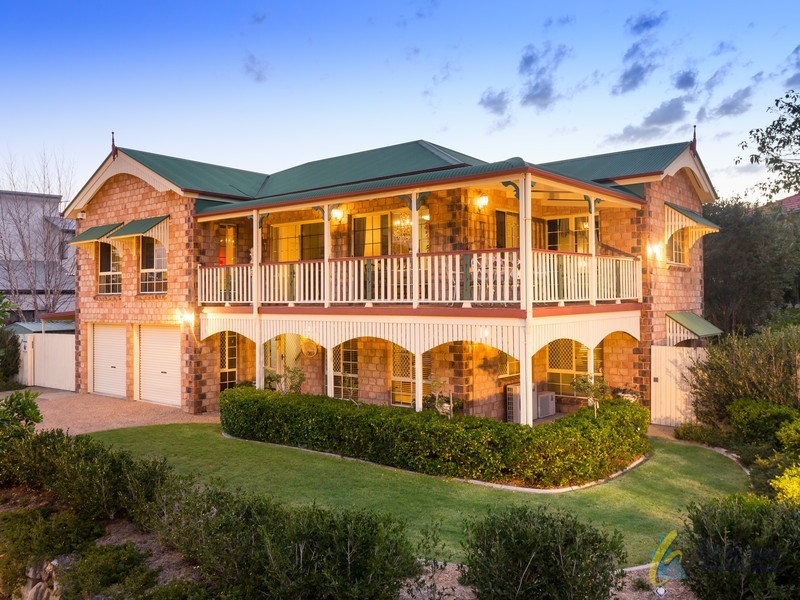 2 Carnegie Cl, Forest Lake QLD 4078