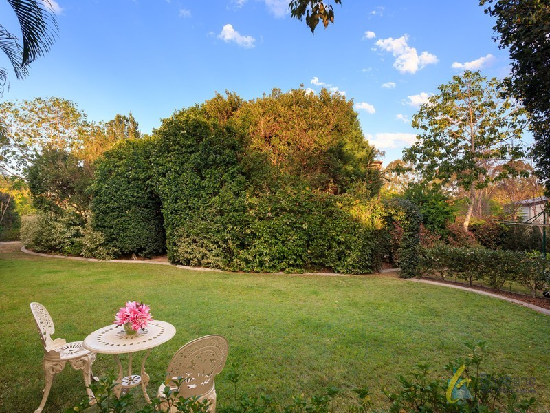 2 Carnegie Cl, Forest Lake QLD 4078