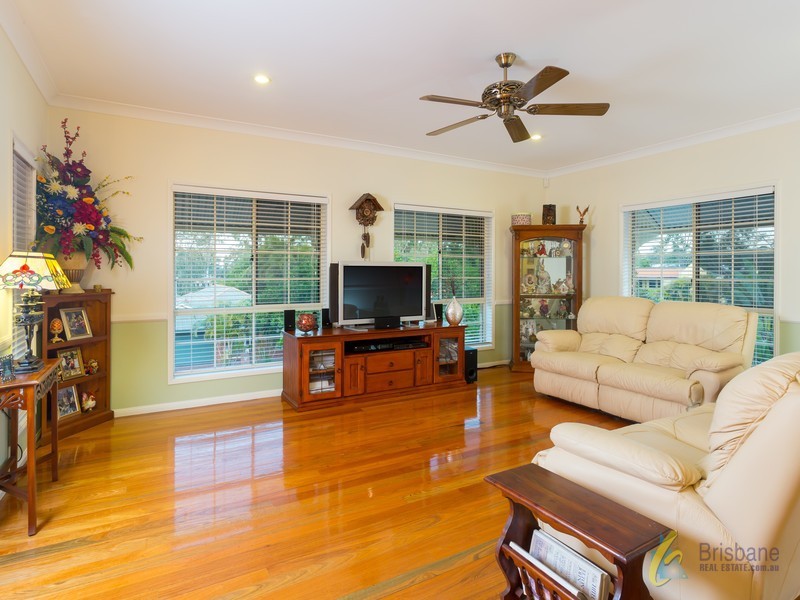2 Carnegie Cl, Forest Lake QLD 4078