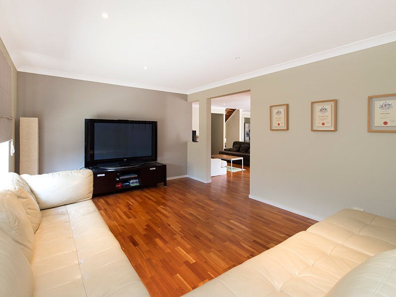 33 Christopher Place, Sinnamon Park QLD 4073