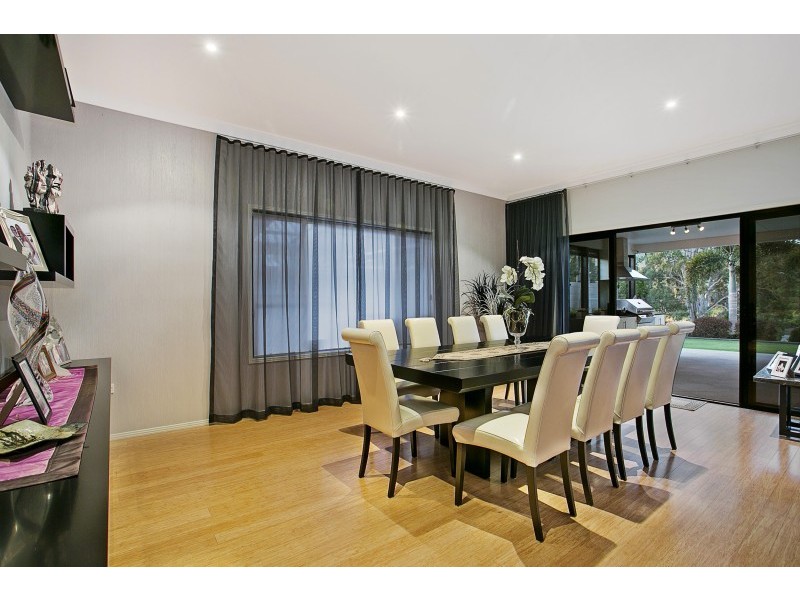 11 Samuel Place, Sinnamon Park QLD 4073