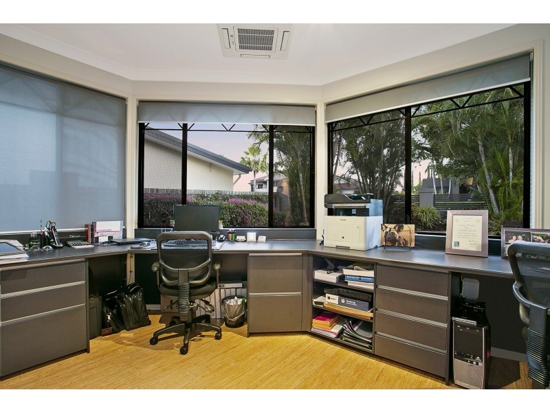 11 Samuel Place, Sinnamon Park QLD 4073