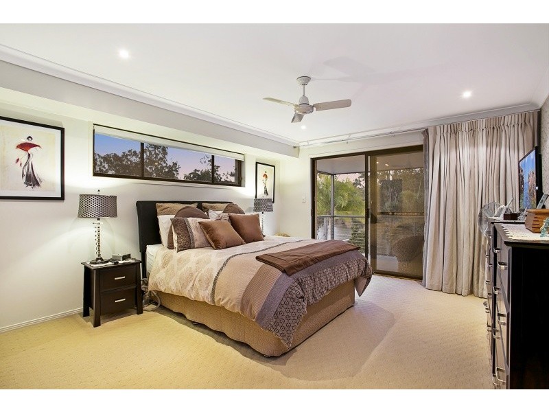 11 Samuel Place, Sinnamon Park QLD 4073