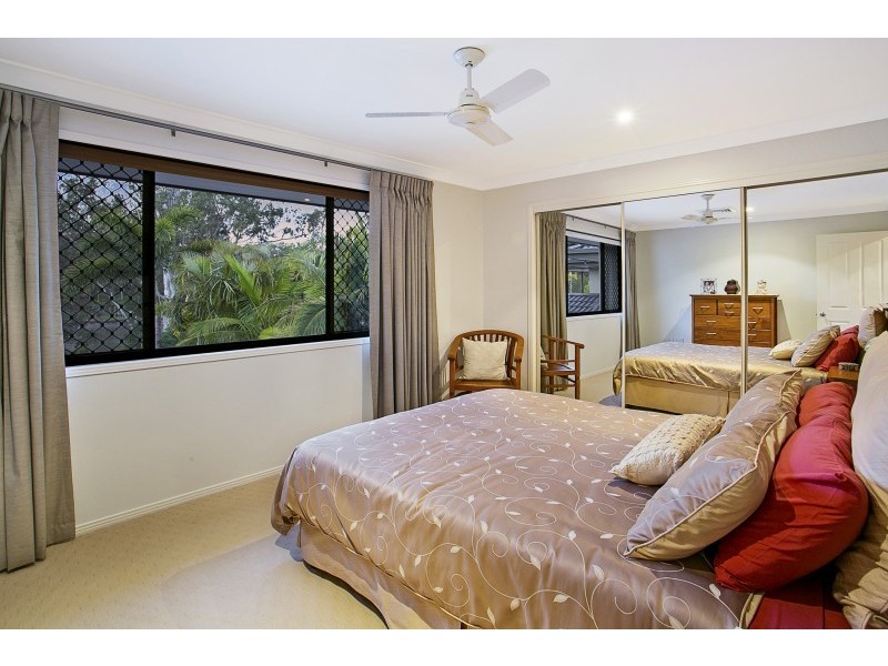 11 Samuel Place, Sinnamon Park QLD 4073