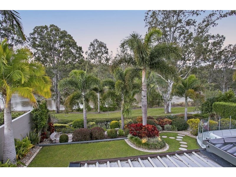 11 Samuel Place, Sinnamon Park QLD 4073