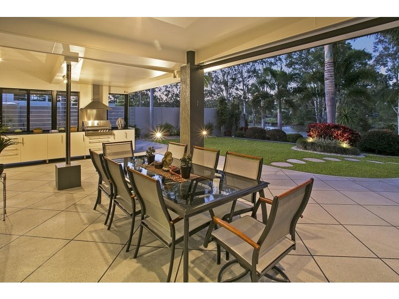 11 Samuel Place, Sinnamon Park QLD 4073