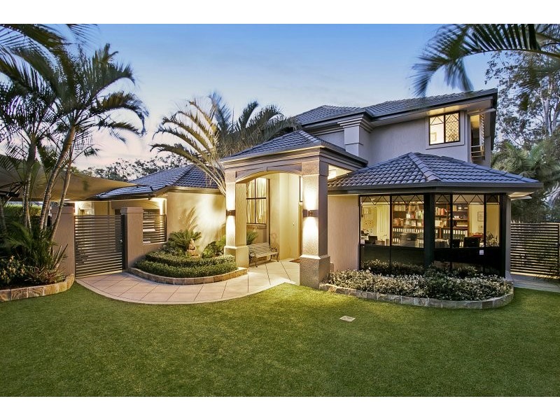 11 Samuel Place, Sinnamon Park QLD 4073