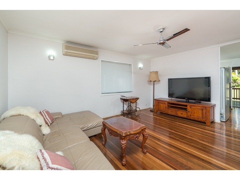 16 IJONG ST, Kenmore QLD 4069