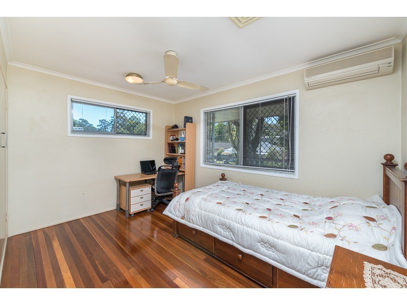 16 IJONG ST, Kenmore QLD 4069