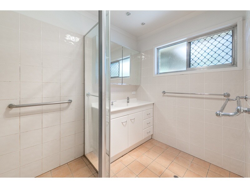 16 IJONG ST, Kenmore QLD 4069