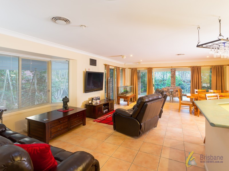 18 Camberwell Pl, Forest Lake QLD 4078