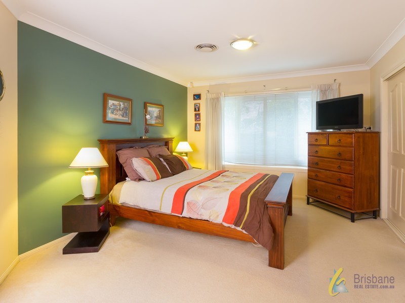 18 Camberwell Pl, Forest Lake QLD 4078