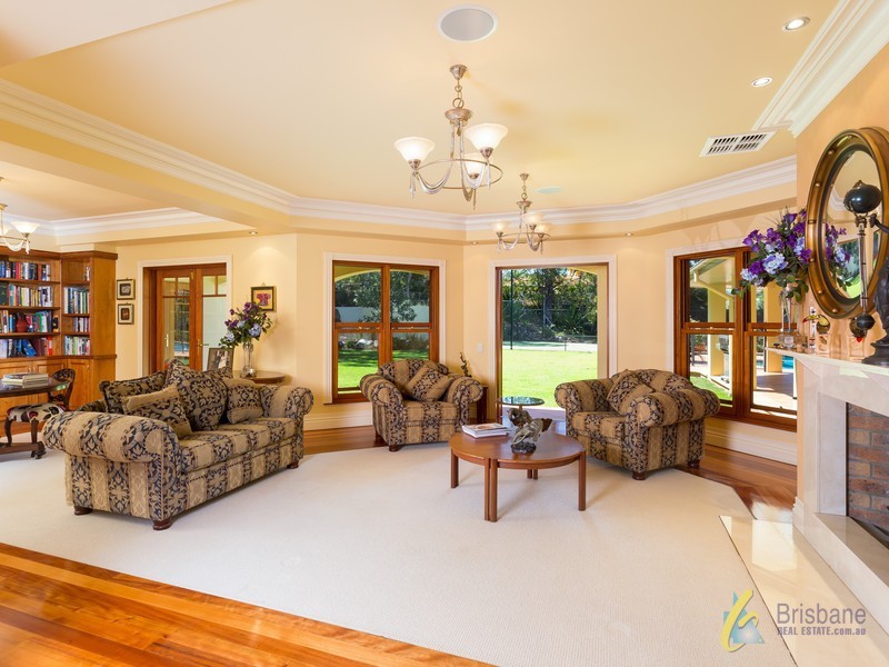 47 Tristania Road, Chapel Hill QLD 4069