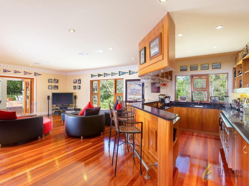 47 Tristania Road, Chapel Hill QLD 4069