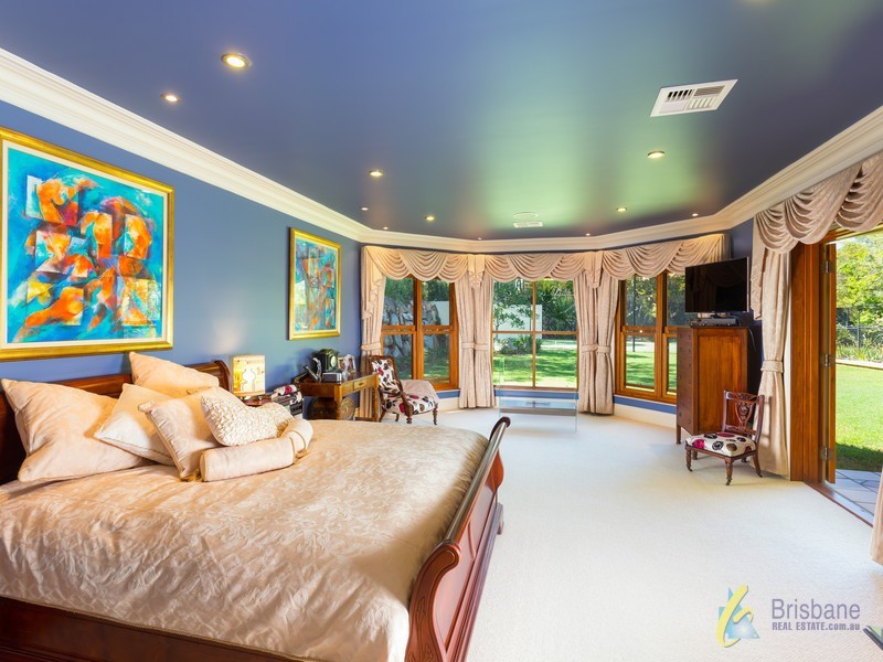 47 Tristania Road, Chapel Hill QLD 4069