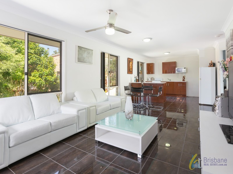 14 Torridon Close, Chapel Hill QLD 4069