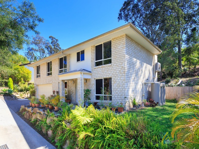 14 Torridon Close, Chapel Hill QLD 4069