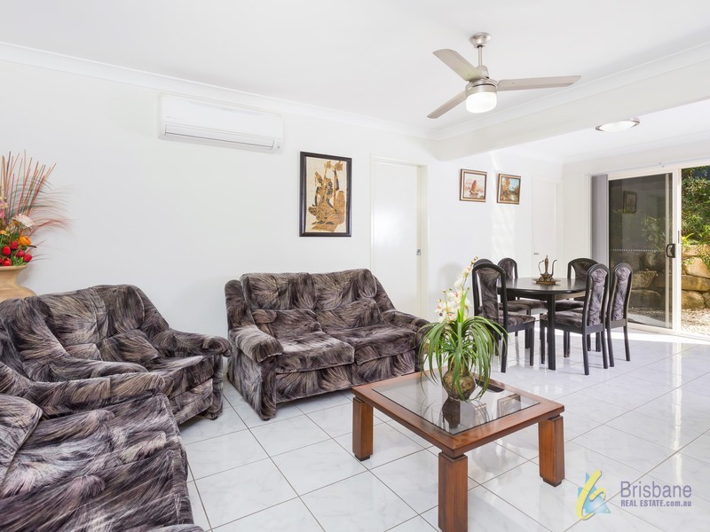 14 Torridon Close, Chapel Hill QLD 4069