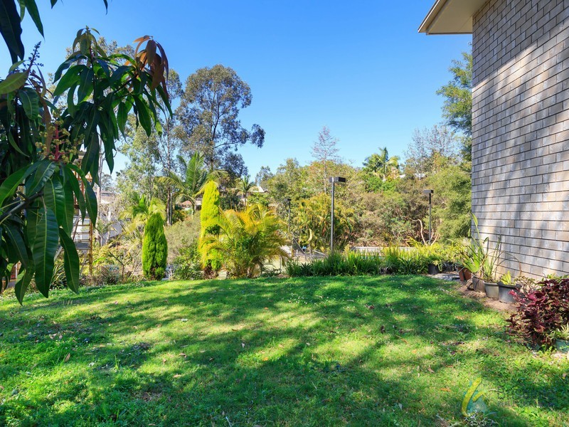 14 Torridon Close, Chapel Hill QLD 4069