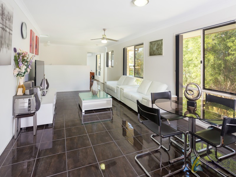 14 Torridon Close, Chapel Hill QLD 4069