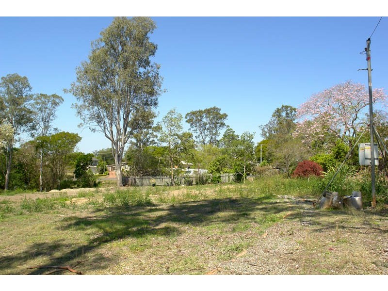 43 Trenton Street, Kenmore QLD 4069