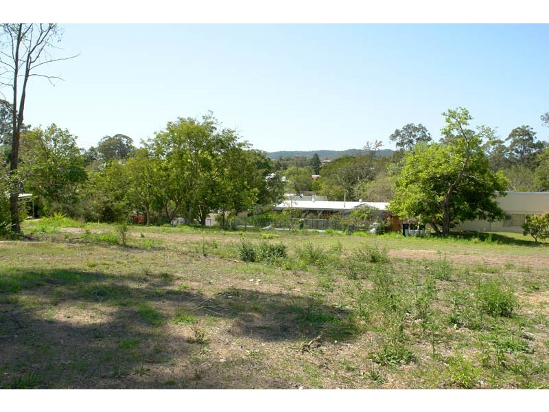 43 Trenton Street, Kenmore QLD 4069