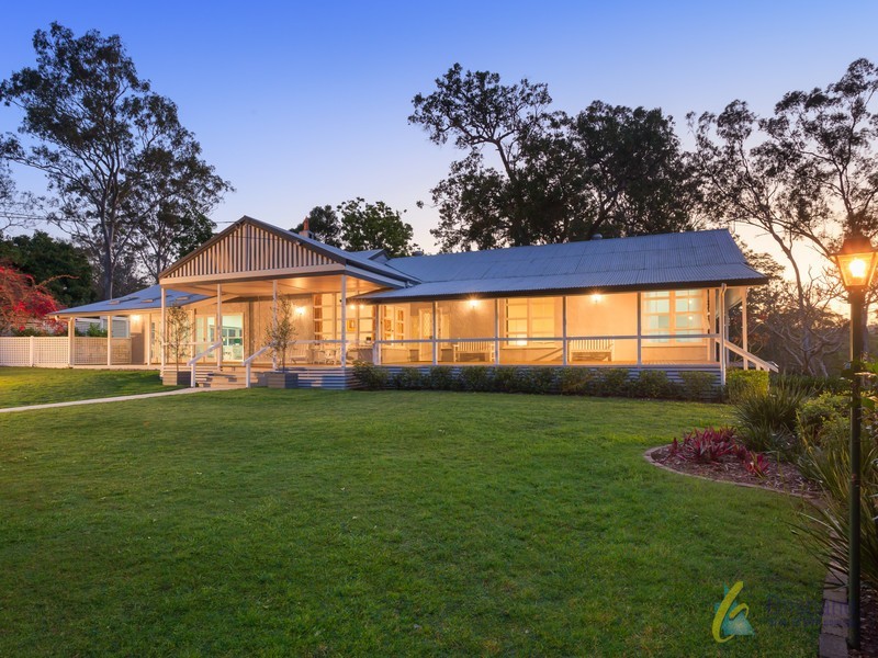 15 Jacaranda Avenue, Kenmore Hills QLD 4069