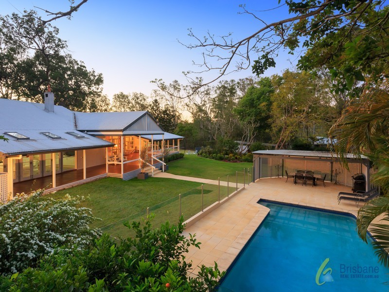 15 Jacaranda Avenue, Kenmore Hills QLD 4069