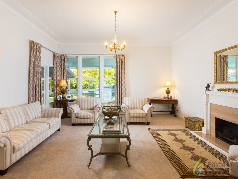 15 Jacaranda Avenue, Kenmore Hills QLD 4069